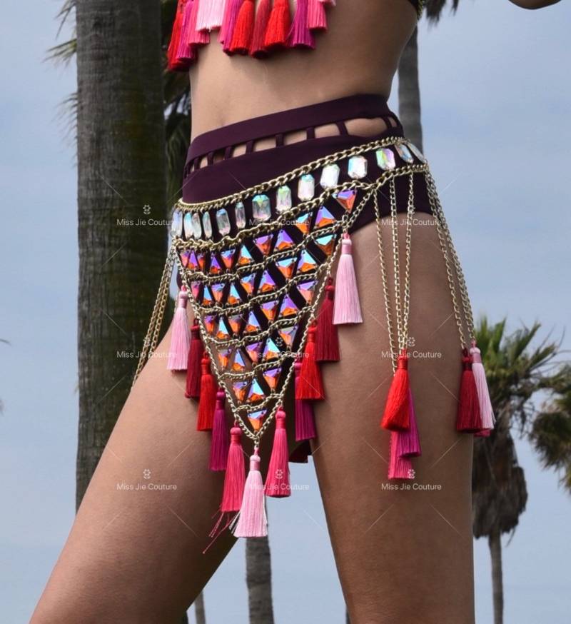 Layla Kettenrock Edc-Outfit, Rave-Bh, Ketten-Crop-Top, Ketten-Bh, Rave-Outfit, Beverly Jewelry Chain Crop Topedc-Outfit Layla Kettenrock Edc-Outfit, Rave-Bh, Ketten-Crop-Top, Ketten-Bh, Rave-Outfit, Beverly Jewelry Chain Crop Topedc-Outfit von sunandmooncouture