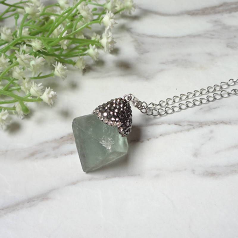 Druzy Grüner Löffel Kristall Rohedelstein Silber Überzogene Anhänger Halskette 1153 von sunnylianghandmade