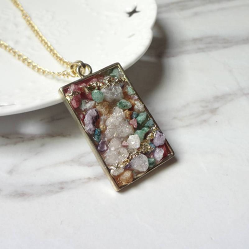 Farbe Stein Natur Edelstein Statement Anhänger Halskette 1121 von sunnylianghandmade