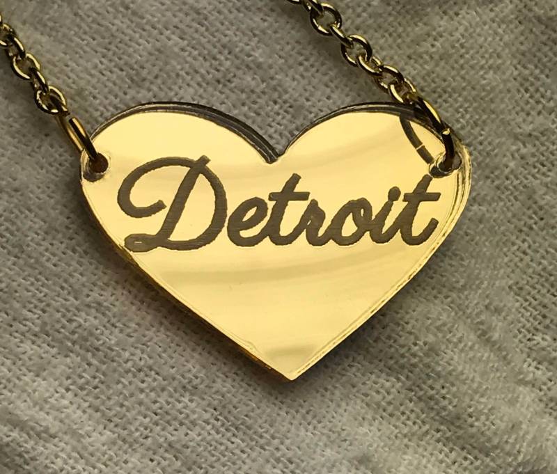 Detroit Herz Gold Spiegel Acryl Halskette Detroit Herz Gold Spiegel Acryl Halskette von supah