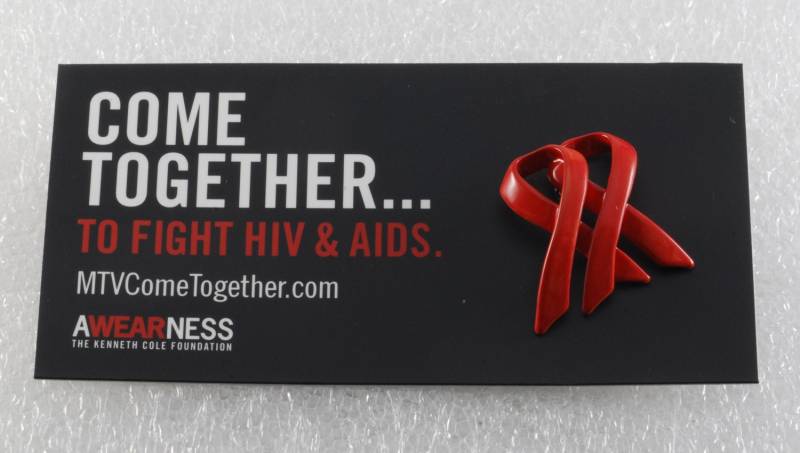 Mtv Come Together Aids/Hiv Awareness Pin Doppelband Metall Emaille von supplyguy