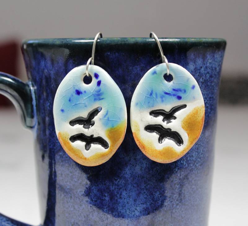 Vier Vögel Im Flug Keramikohrringe von surly