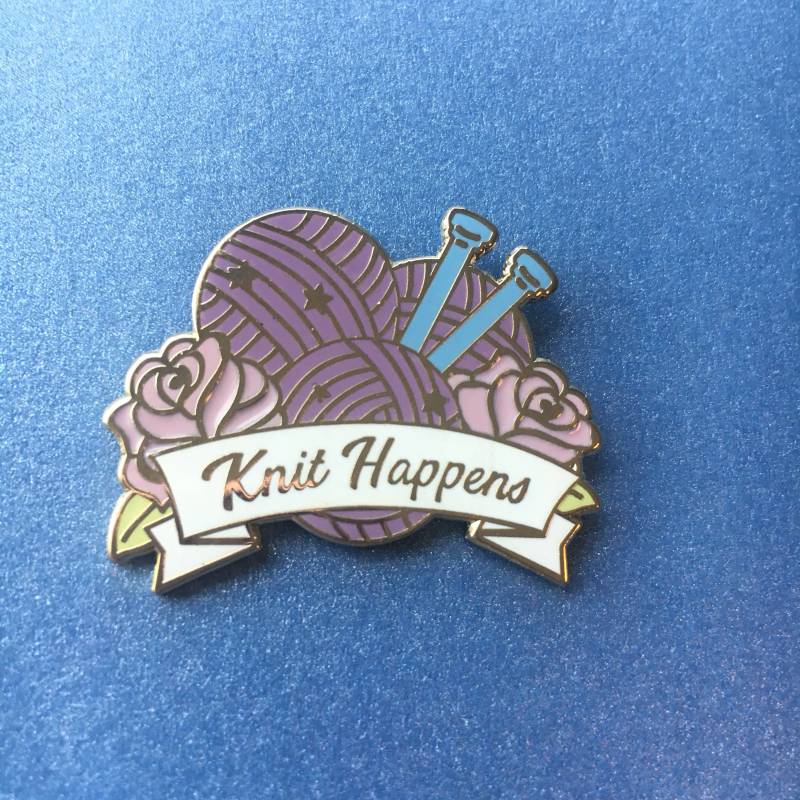 Pastell Stricken Happens Emaille Pin Pastell Stricken Happens Emaille Pin von susanoleinik