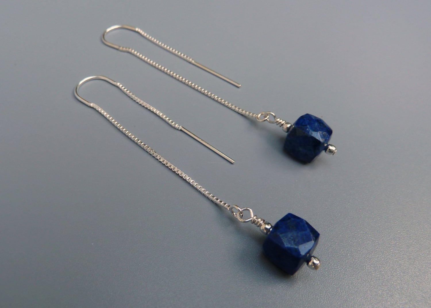Lapis Threader Ohrringe, Silber Leichte Linear Moderne Und Minimale Geschenk Für Sie von suzannenoeldesigns