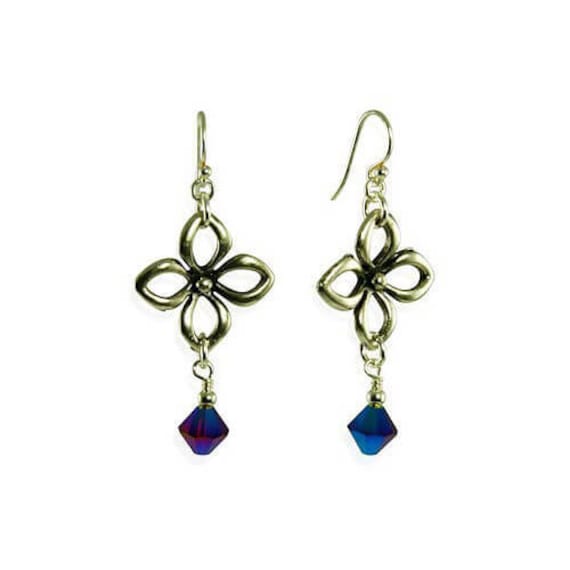 Handgemachte Glänzende Lila Handgemachte Ohrringe Mit Blumenmuster, Florale Ohrringe, Kristallohrringe Handgemachte Glänzende Lila Handgemachte Ohrringe Mit Blumenmuster, Florale Ohrringe, Kristallohrringe von swcreationsjewelry
