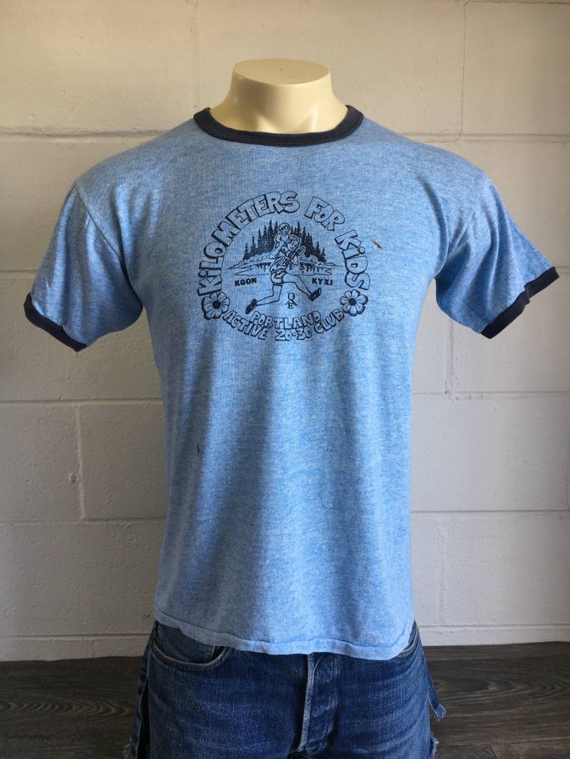 Nike 1978 Shirt 70Er Jahre Vintage Portland Rennmeilen Für Kinder T-Shirt Weiche Und Dünne Waffel Turnschuhe Blume Triblend Medium von sweetVTGtshirt