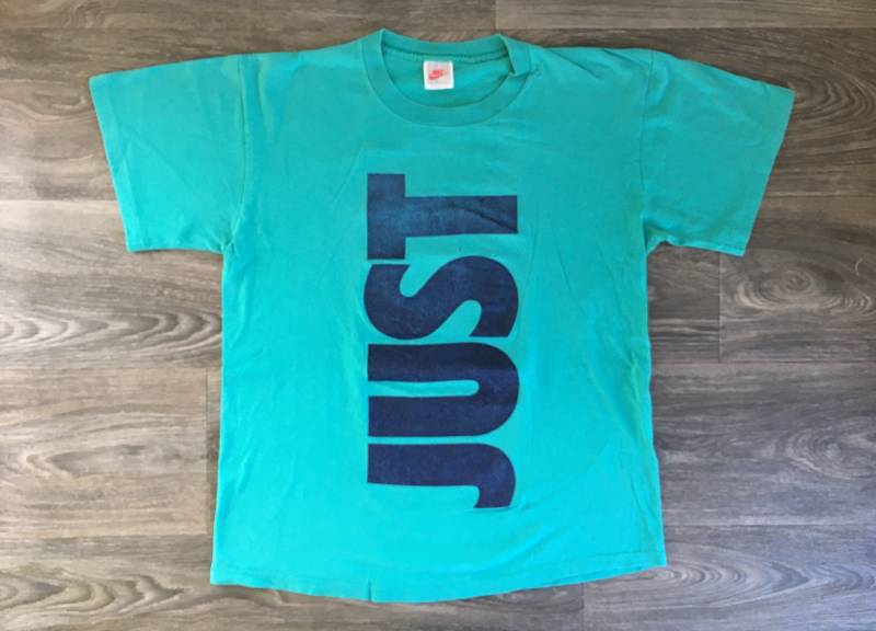 Nike Just Do It Tshirt Vintage 90Er Jahre Grau Tag Single Stitch Swoosh Shirt Doppelseitig Groß Grafik Street Style Mode T-Shirt von sweetVTGtshirt