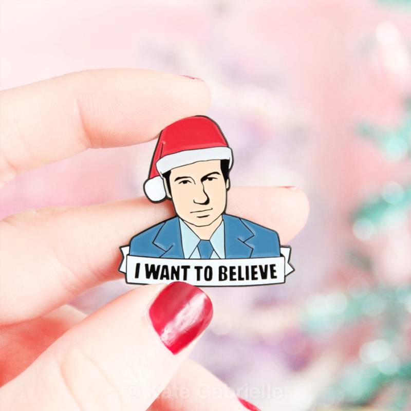 I Want To Believe/Akte X Mulder Weihnachts-Anstecknadel Aus Emaille von sweetandlovely
