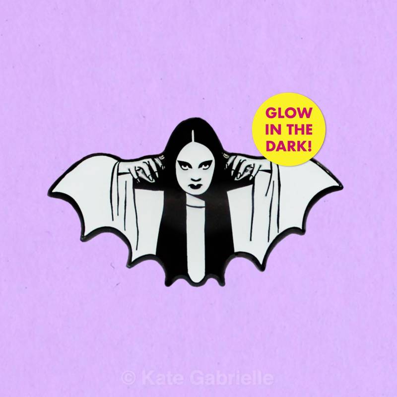 Vampire Luna Glow in The Dark Halloween Emaille Anstecknadel von sweetandlovely