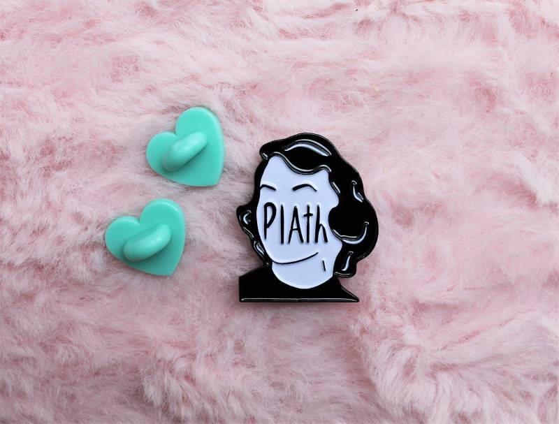 Sylvia Plath Soft Enamel Pin - Literatur Anstecknadel Grünes Herz Gummi Clutches Bücherwurm Geschenk von sweetgrenadine