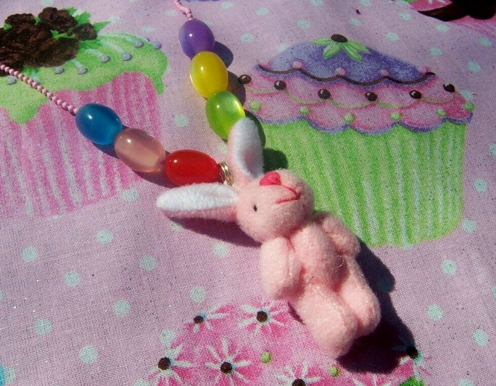 Hase Halskette Jelly Beans Flauschige Rosa Ostern Mädchen Süß Plüsch Miniatur Geburtstagsgeschenk Bezaubernd von sweetshopgifts