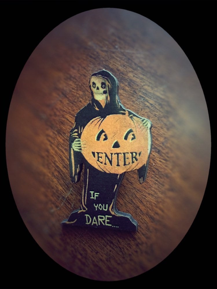 Retro 60Er Halloween Skelett Grabnadel Retro 60Er Halloween Skelett Grabnadel von sweetsirendesigns