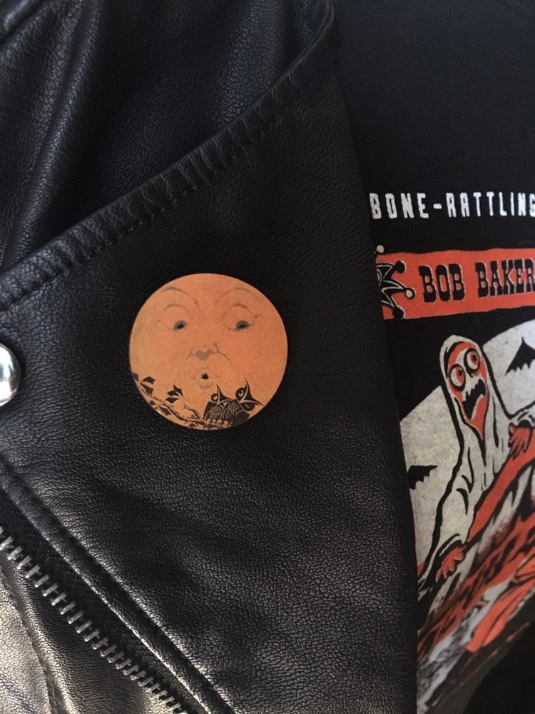 Retro 60Er Halloween Vollmond Pin Retro 60Er Halloween Vollmond Pin von sweetsirendesigns