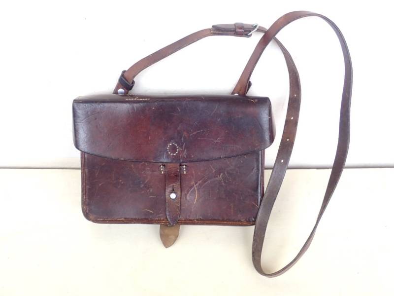 1961 Vintage Leder Tasche Schweizer Armee Ledertasche Sac En Cuir Switzerland Schweiz von swissarmygear