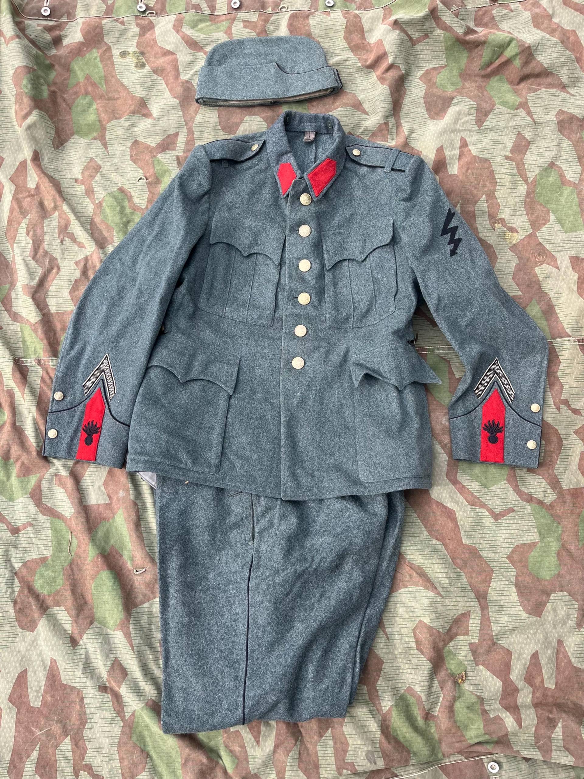 Schweizer Felduniform Eines Artilleristen Aus Dem Zweiten Weltkrieg, Ord. 40, Komplett, Vintage-Wolle von swissarmymilitaria