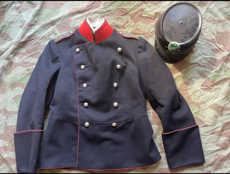 Uniformsatz Eines Leutnants Der Schweizer Infanterie Aus Dem Ersten Weltkrieg | Schako, Ord. 1898, Frühe Kriegsjahre von swissarmymilitaria