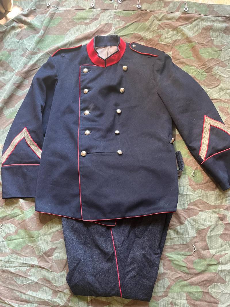 Sehr Seltenes Schweizer Infanterie-Soldatenuniform-Set Aus Dem 1. Weltkrieg Mit Jacke Und Hose, Ord. 1898, Früher Kriegsschütze von swissarmymilitaria