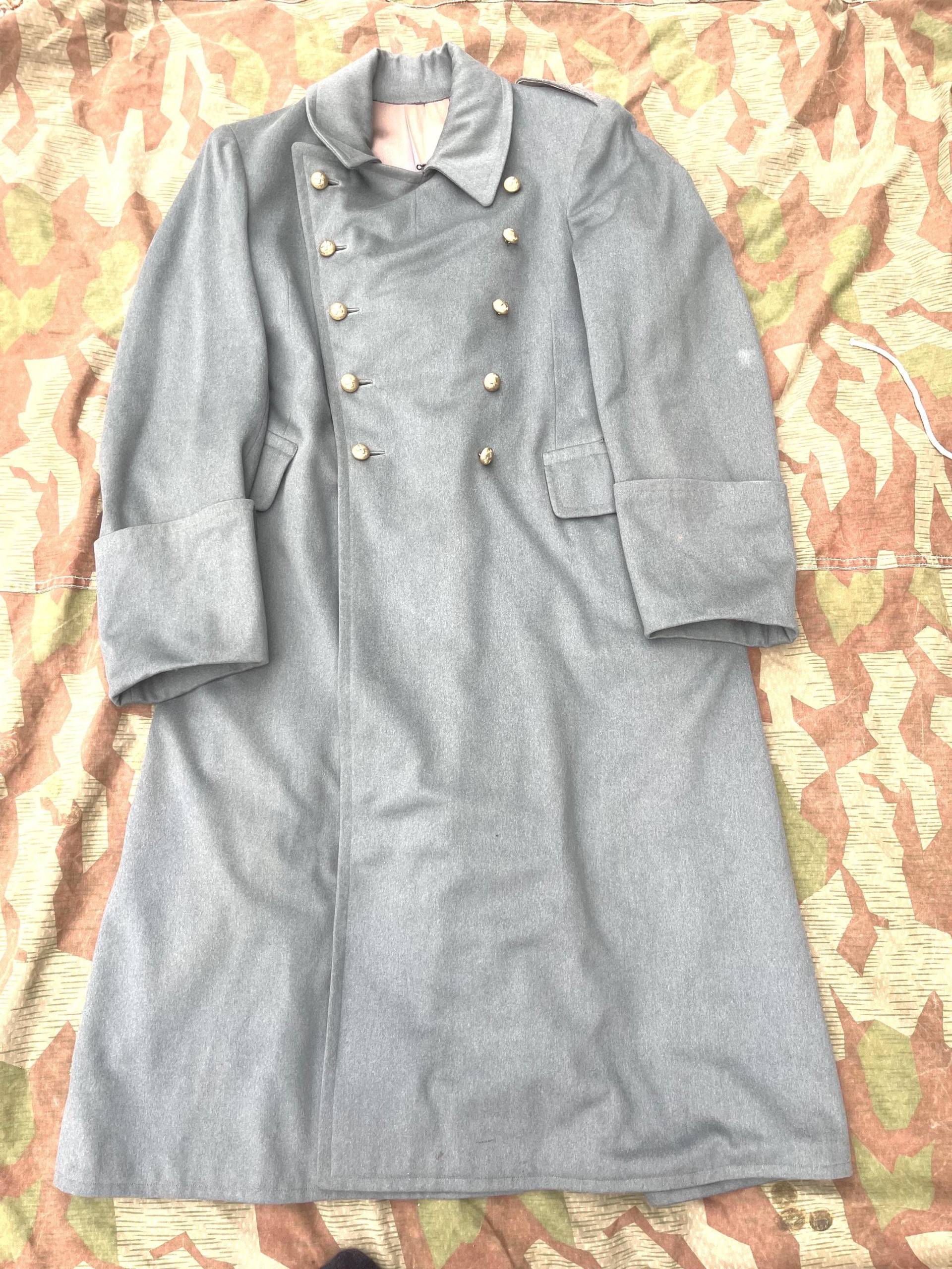 Seltener Schweizer Offiziersmantel Aus Wolle Dem Zweiten Weltkrieg, Uniform, Vintage, Original-Übermantel von swissarmymilitaria
