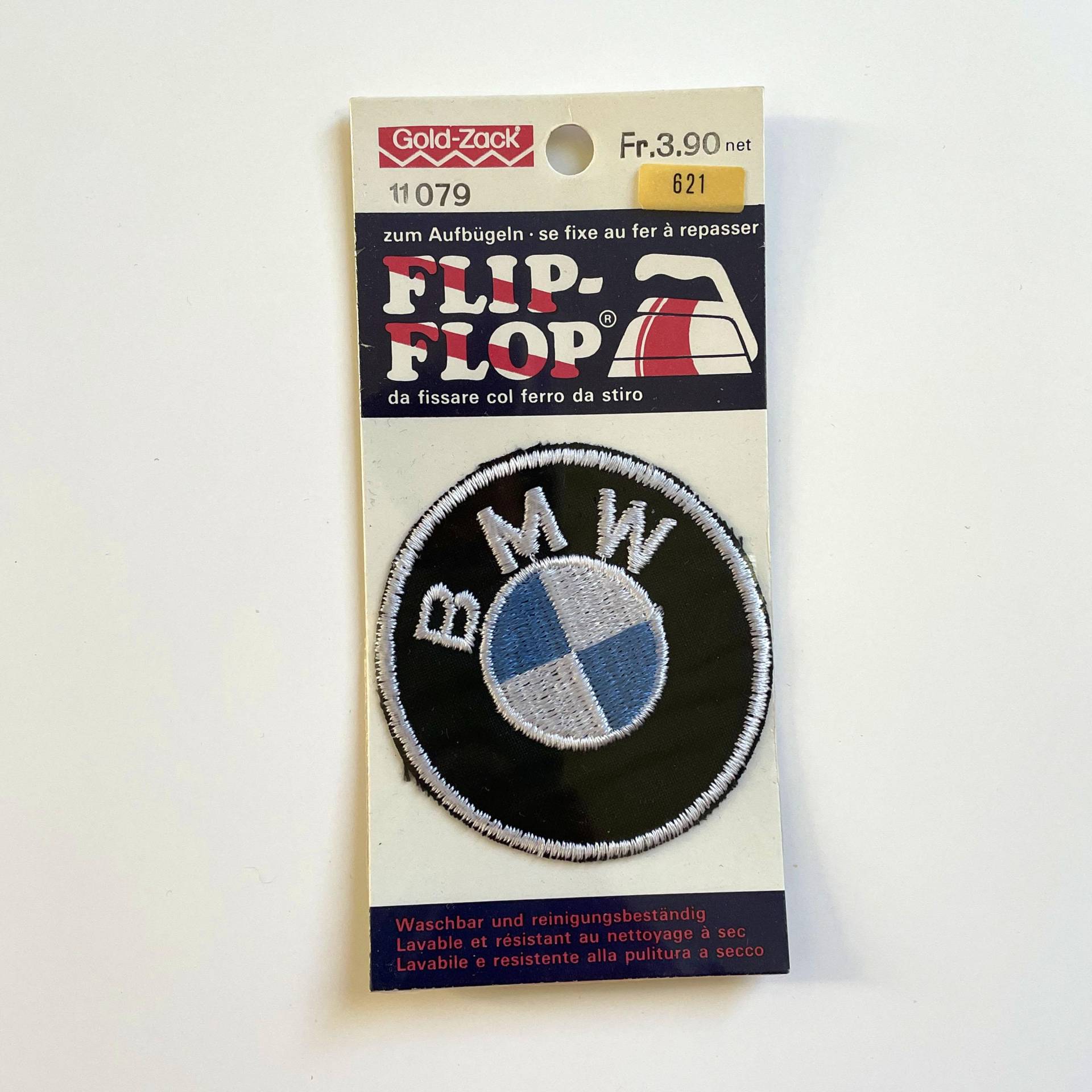 1990Er Jahre Bügelbild Bmw Textilgewebe Gestickt Weiß Und Blau Auf Schwarz von swissvintageantique