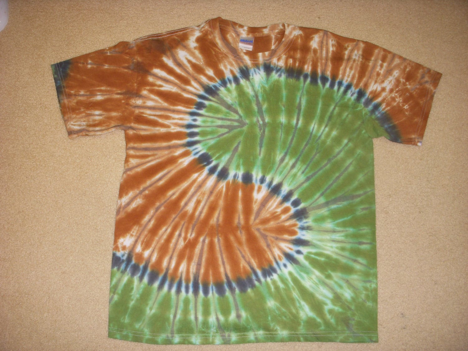 L Tie Dye-T-Shirt, Braun Und Grün Yin-Yang, Große L Tie Dye-T-Shirt, Braun Und Grün Yin-Yang, Große von syllishirts