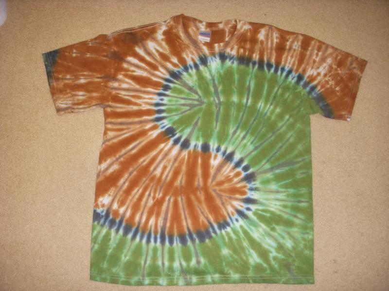 L Tie Dye-T-Shirt, Braun Und Grün Yin-Yang, Große L Tie Dye-T-Shirt, Braun Und Grün Yin-Yang, Große von syllishirts