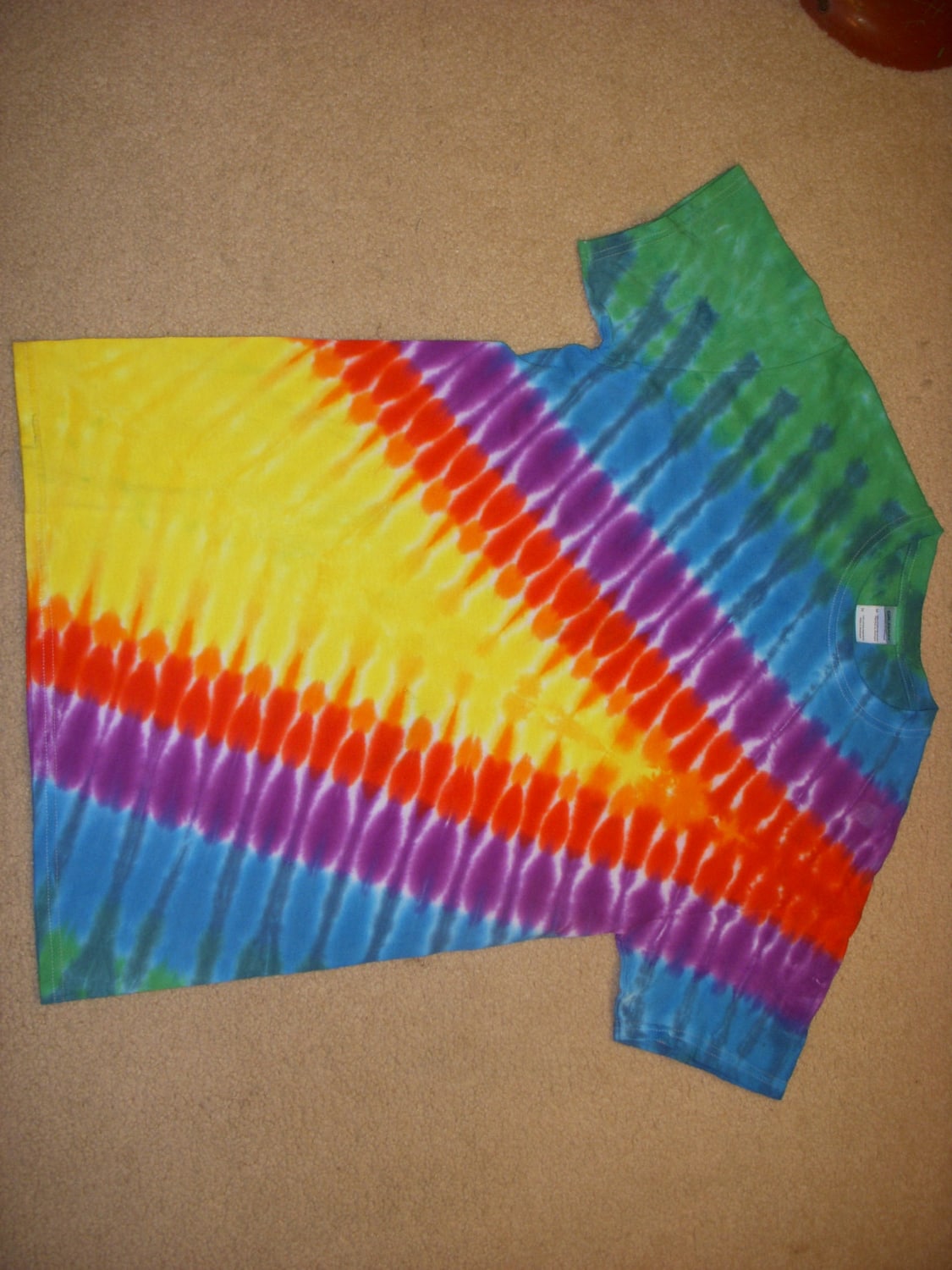 M Tie Dye Tshirt, Lightning Bolt Design, Medium M Tie Dye Tshirt, Lightning Bolt Design, Medium von syllishirts