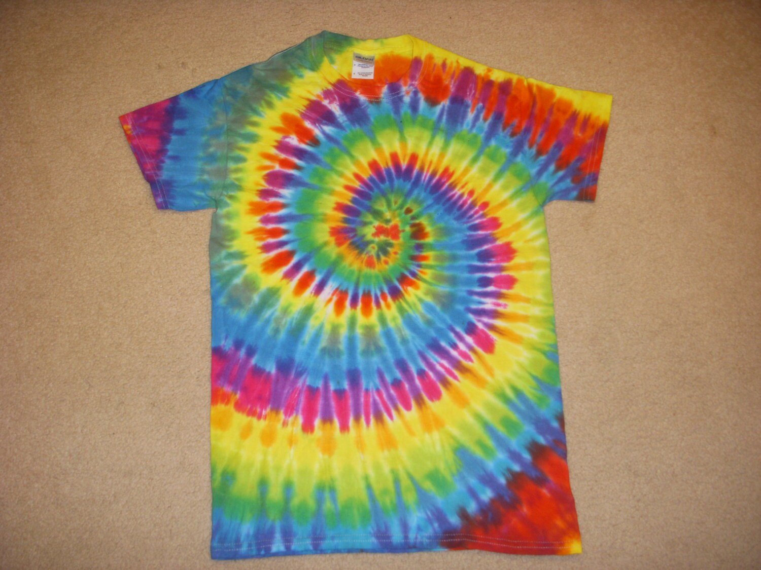 S Tie Dye Tshirt, Super Spiral-Design, Klein S Tie Dye Tshirt, Super Spiral-Design, Klein von syllishirts