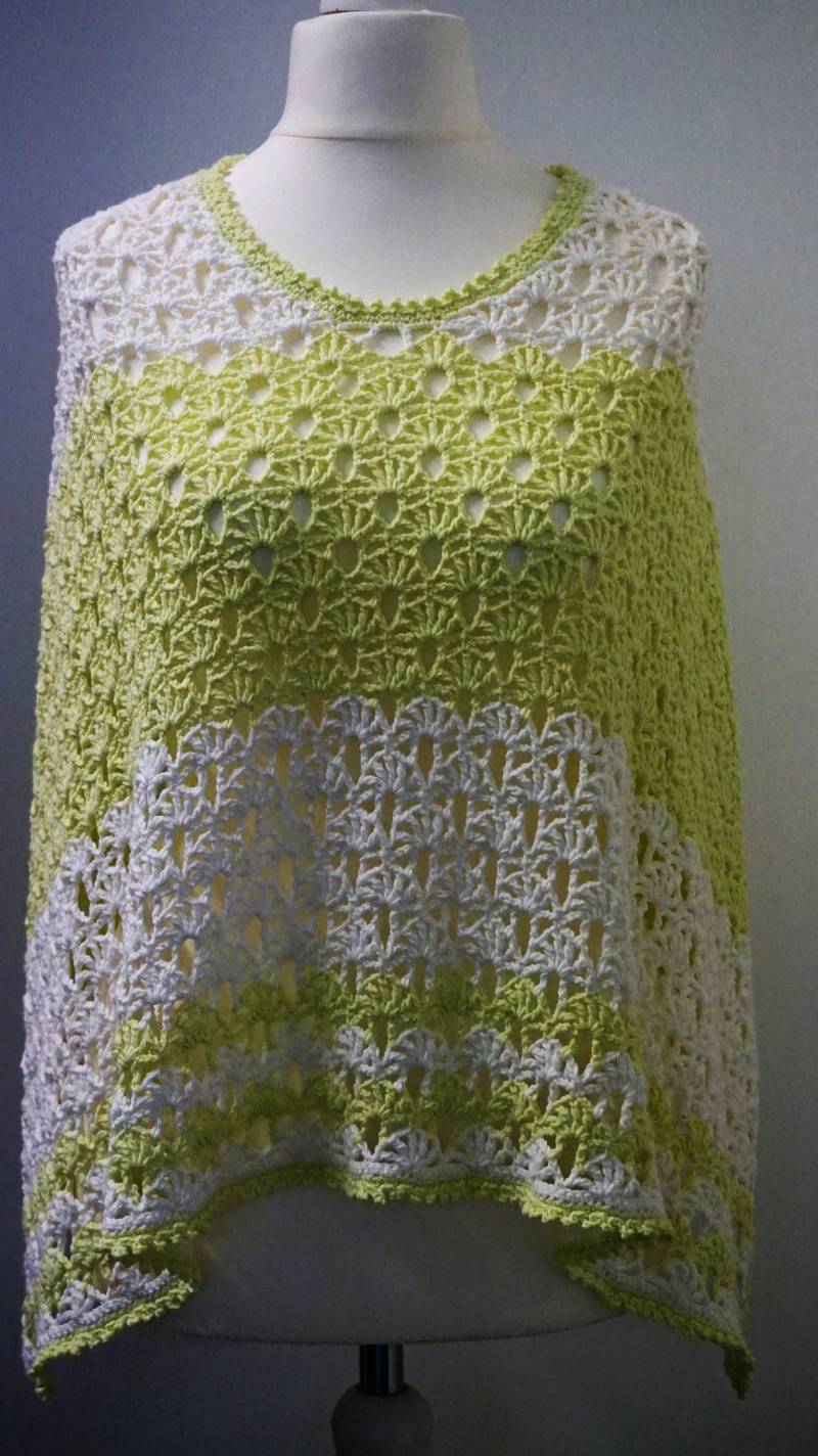 Poncho Gehäkelt Handarbeit Geschenk Schoppel Wolle Qualitätswolle Handmade Knit von sylviedesignShop