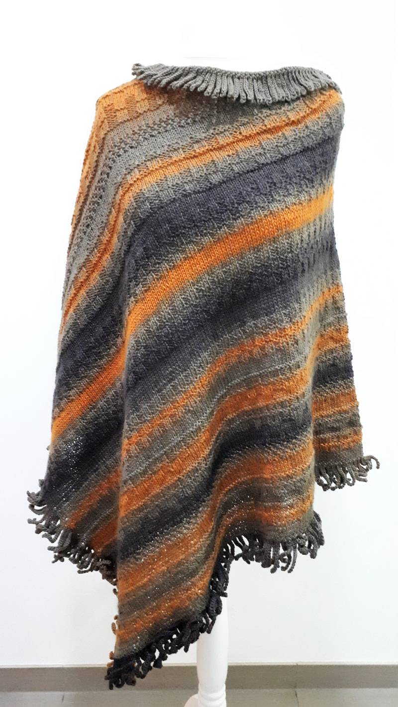 Poncho Gestrickt Design Handarbeit Unikat Schurwolle | Merino Damen Schoppel " Wer Hat Die Kokusnuss Geklaut, Gewalktes Garn Geschenk von sylviedesignShop
