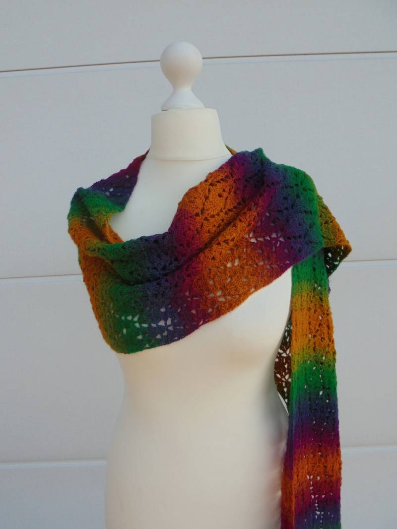 Sommerschal Gehäkelt , Handarbeit, Aus Schoppel Wolle Zauberball 100 Kunterbunt von sylviedesignShop