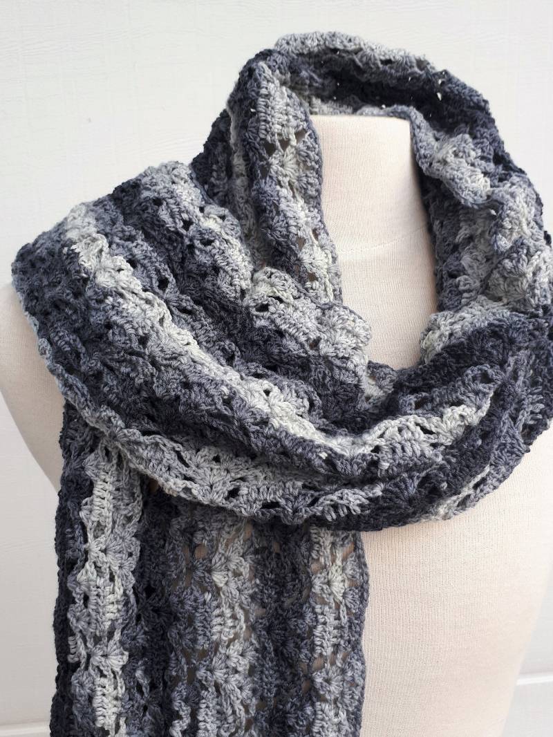 stola Gehäkelt Handarbeit Hingucker Damen Geschenk Schoppel Wolle Cat Print Hand Dye Collection Scarf Knit Handmade von sylviedesignShop