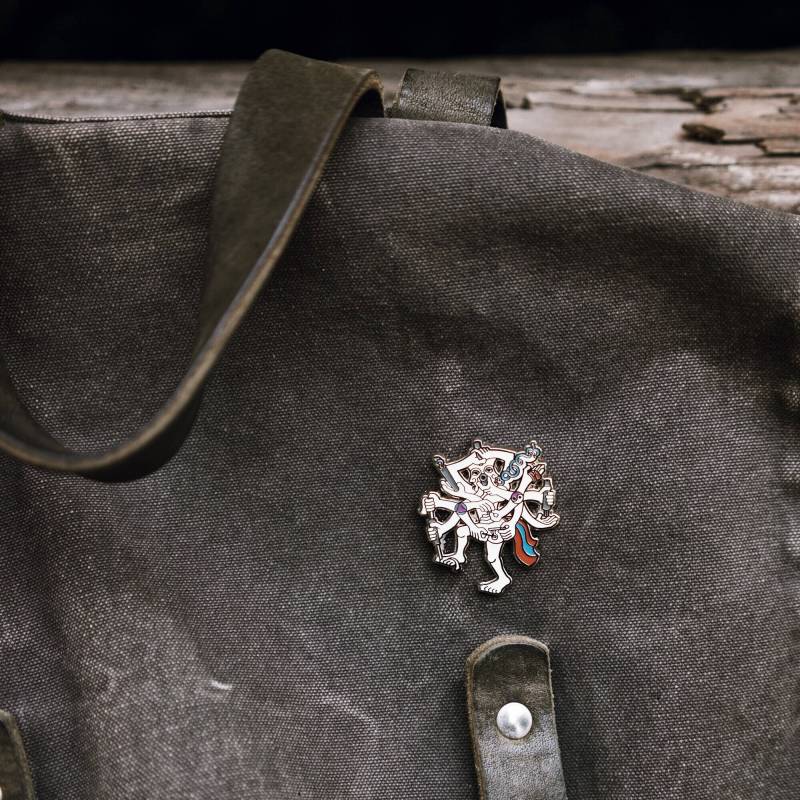 Chillum Yoga Weiß Hutnadeln, Heilige Geometrie Anstecknadel, Glow in The Dark Pin, Anstecknadel Aus Emaille, Hard Emaille Anstecknadel von symbolika