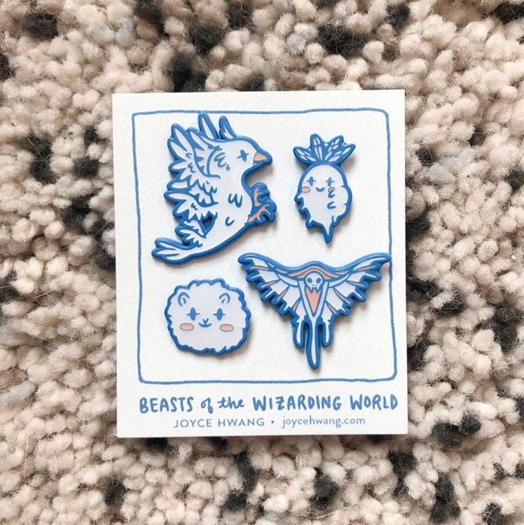 Amazing Beasts, Set Zwei Emaille Pin Amazing Beasts, Set Zwei Emaille Pin von taigaandmako