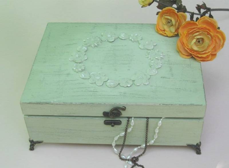 Holz-Schmuckkästchen Hellgrün "Shabby Chic" Mit Engel Füßen, Schmuckkästchen, Schmuckaufbewahrung Holz-Schmuckkästchen Hellgrün "Shabby Chic" Mit Engel Füßen, Schmuckkästchen, Schmuckaufbewahrung von tammnoony