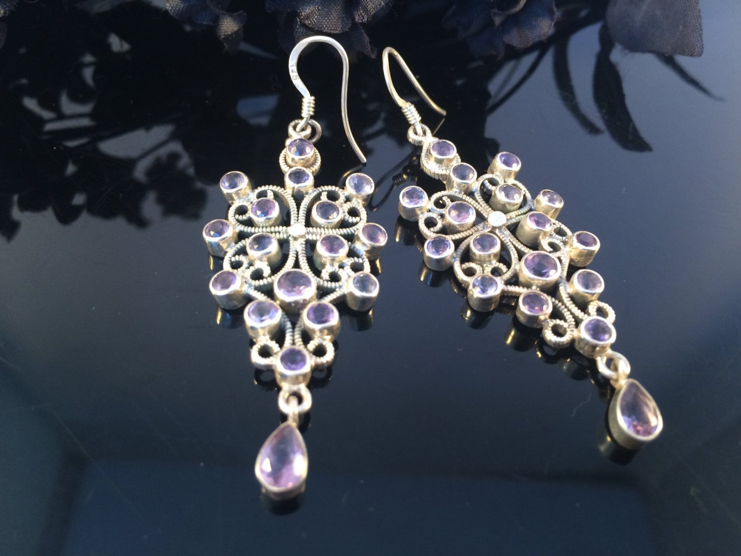 Amethyst Kronleuchter Ohrringe, Amethyst Ohrringe, .925sterlingsilber, Ohrhänger, Edelstein Schmuck, Lila Schmuck, Modern Minimalistisch von taneesijewelry