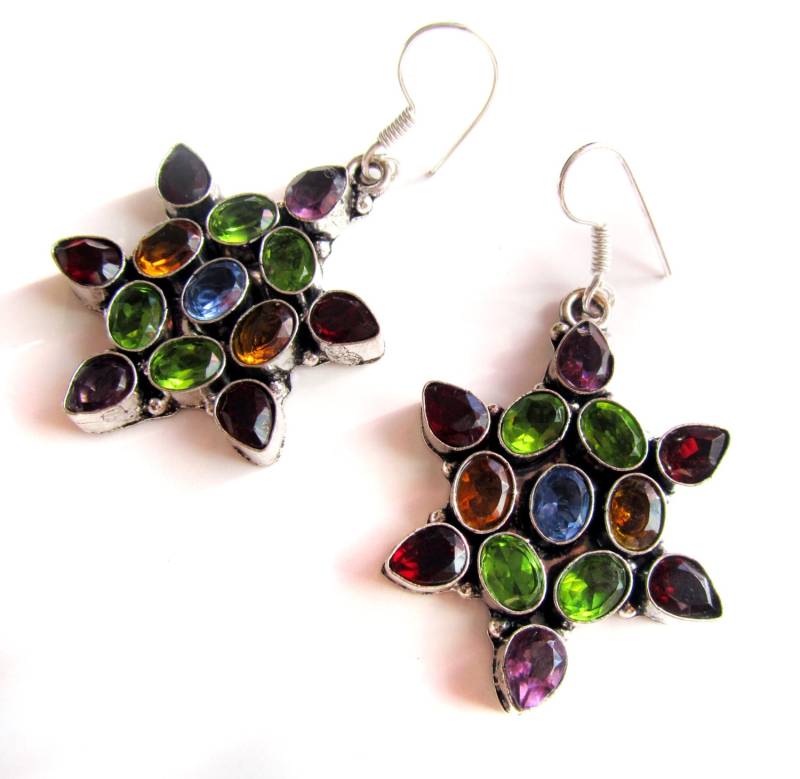 Amethyst Ohrringe Peridot, Sternohrring Sterlingsilber Granat, Ohrhängerschmuck, Geburtssteinohrringe, Lünettenset, Bio-Edelsteinschmuck Taneesi von taneesijewelry