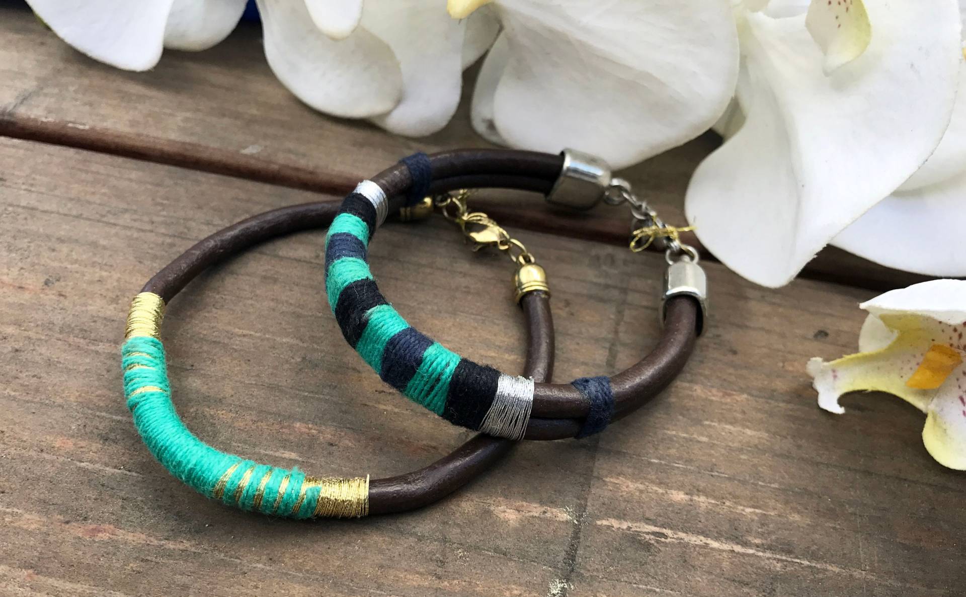 Petrol Faden Leder Manschette Armband, Unisex Stapelbar Schmuck von taneesijewelry