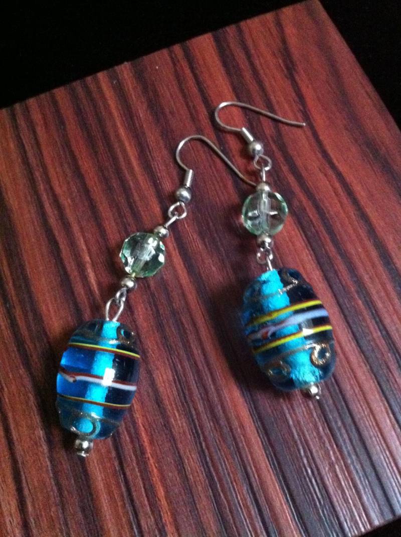 Blue Glass Ohrringe, Grün Blau Ohrringe von taneesijewelry