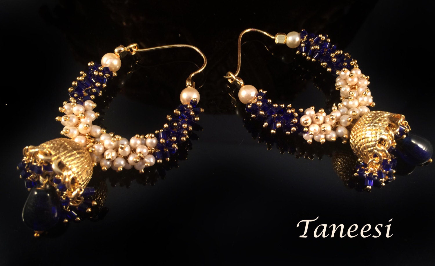 Braut Perlen Ohrringe, Gold & Weiss Perle Chand Bali, Jhumkas, Blau Jhumka Chand Bali, Perlenohrringe Von Taneesi von taneesijewelry