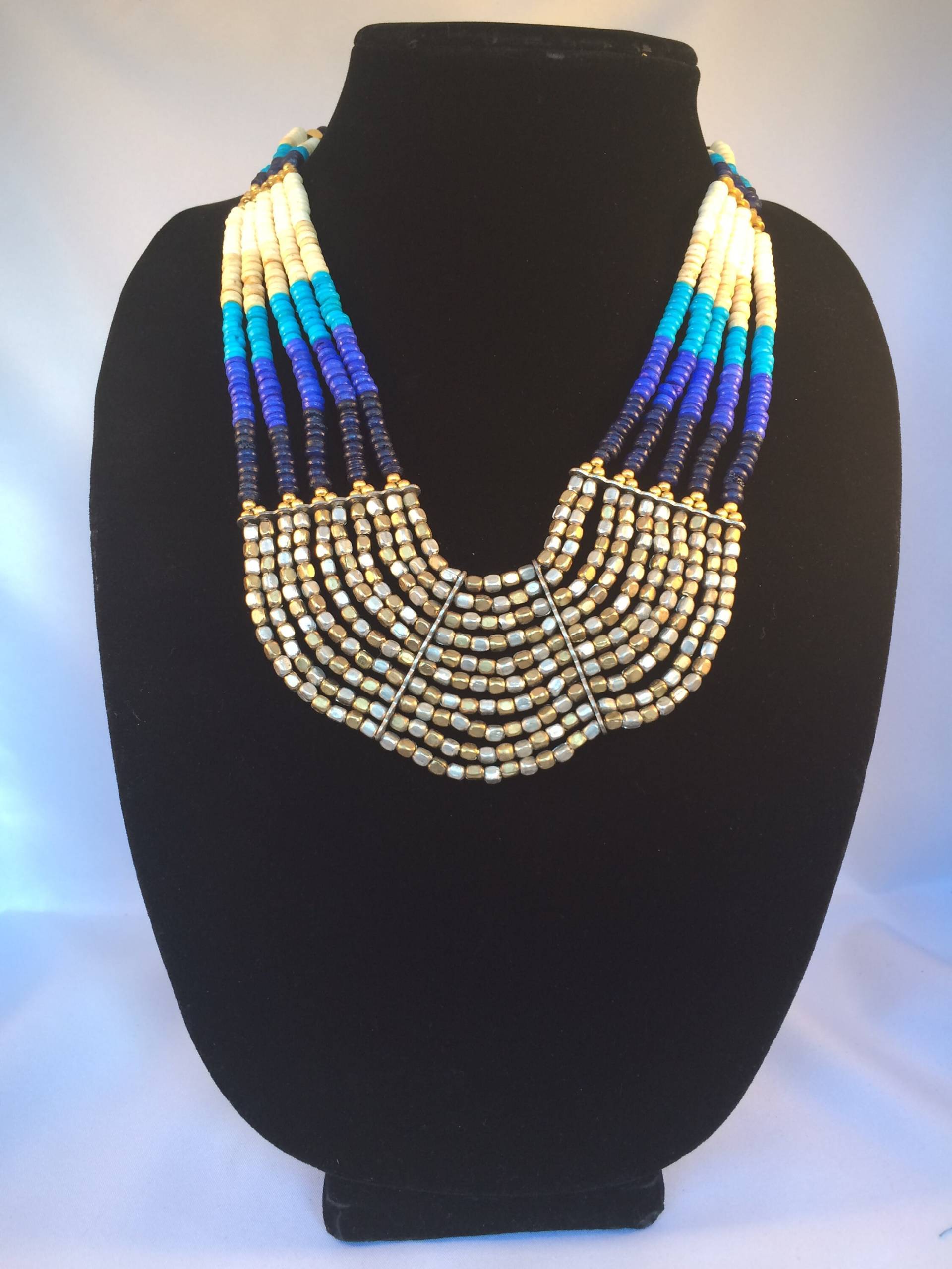 Clearance Verkauf Blau Weiß & Gold Lätzchen Halskette, Statement Schmuck, Geschenk Für Ihren Lebendige Farben Boho Schmuck Von Taneesi von taneesijewelry