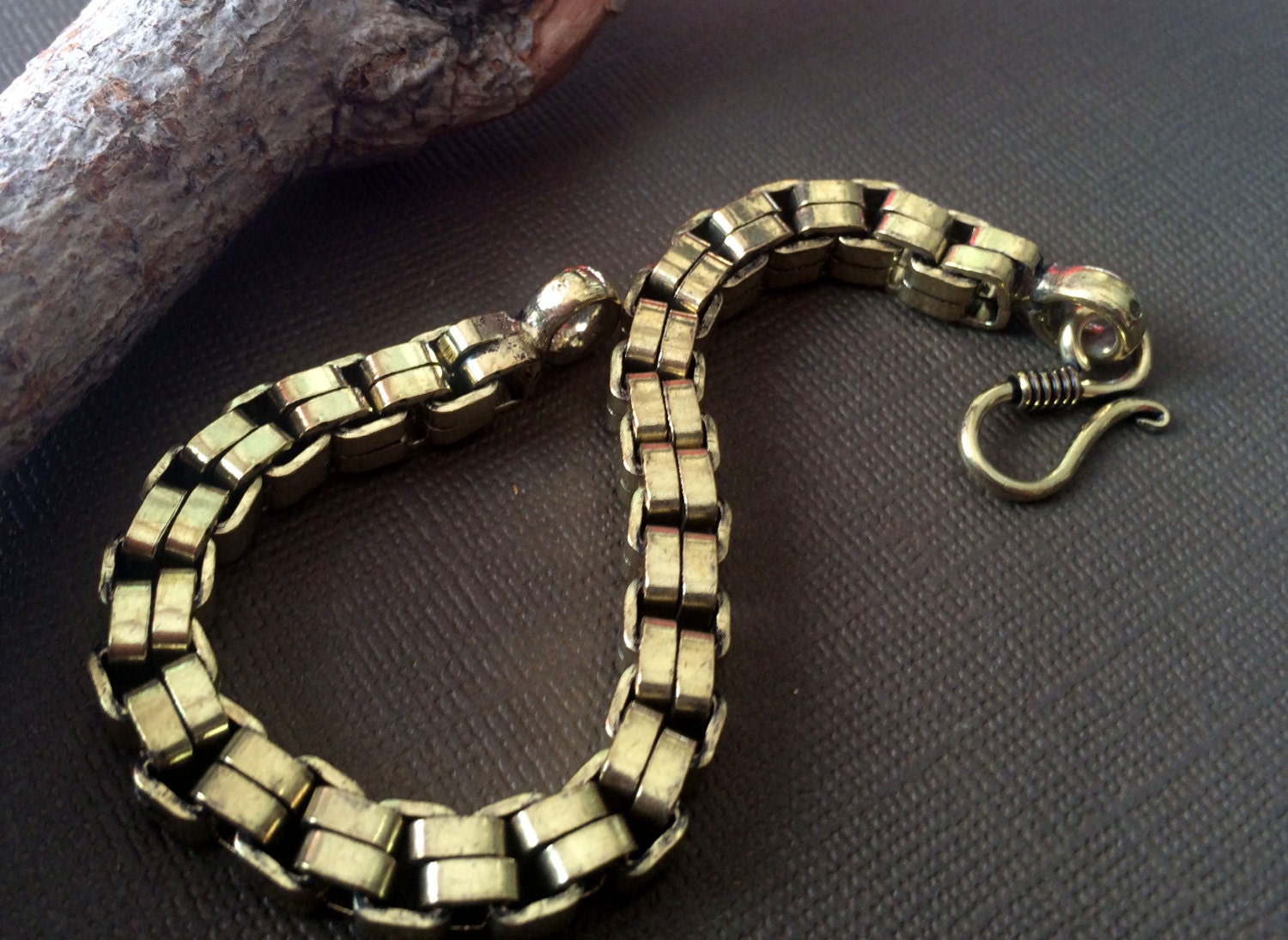 Kastenkettenarmband, Goldkettenkollektion, Goldarmband, Kettenarmband, Mattgoldschmuck, Biker-stil Von Taneesi von taneesijewelry