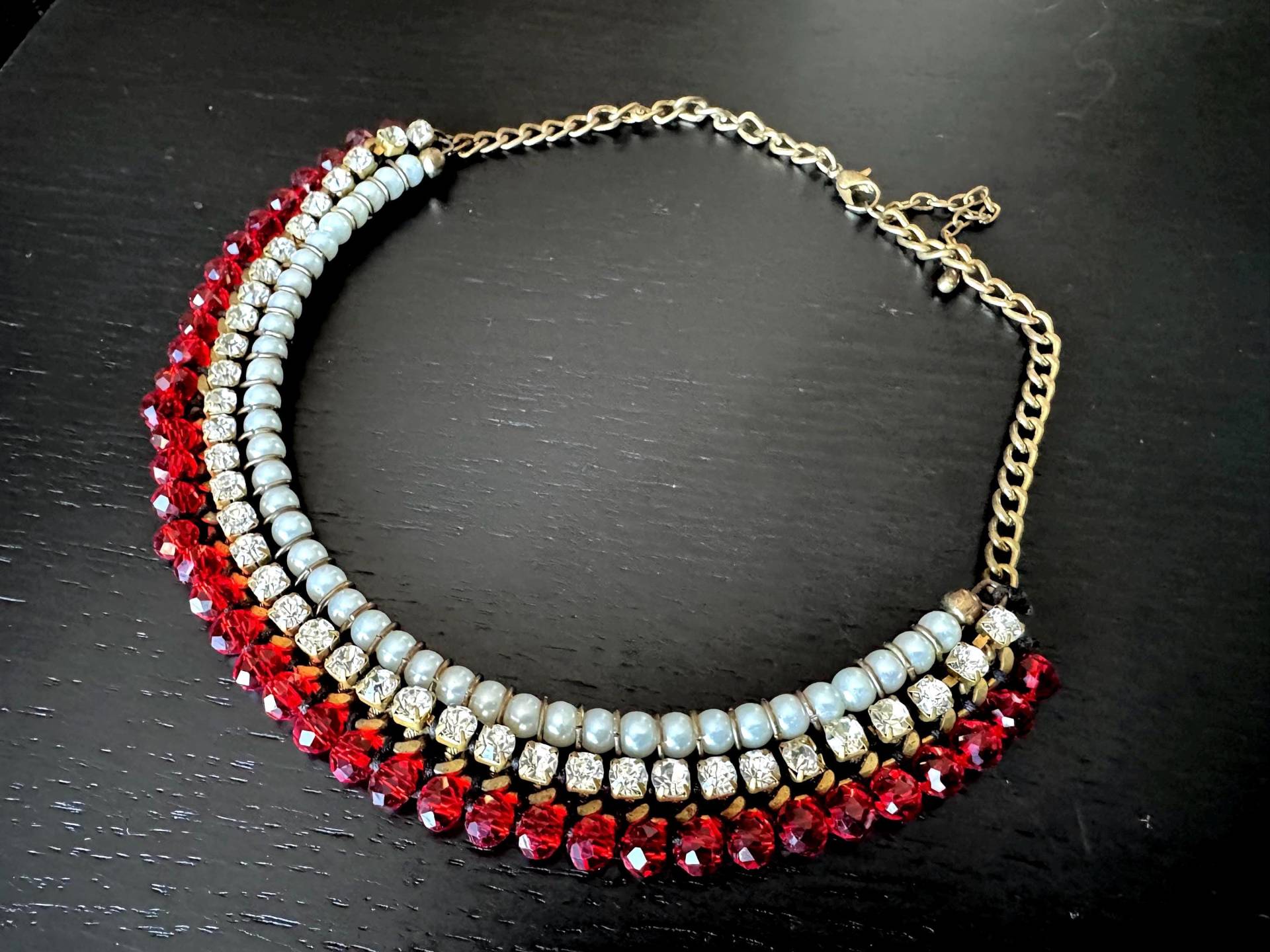Rote Kristallperle Bib Halskette, Statement Schmuck von taneesijewelry