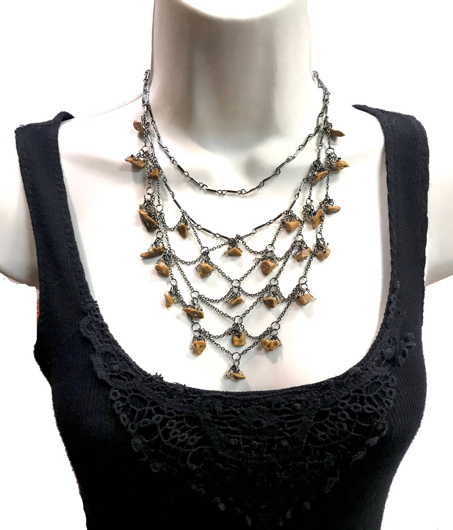 Sandstein Bib Halskette, Schwarze Kette, Boho Statement Schmuck von taneesijewelry