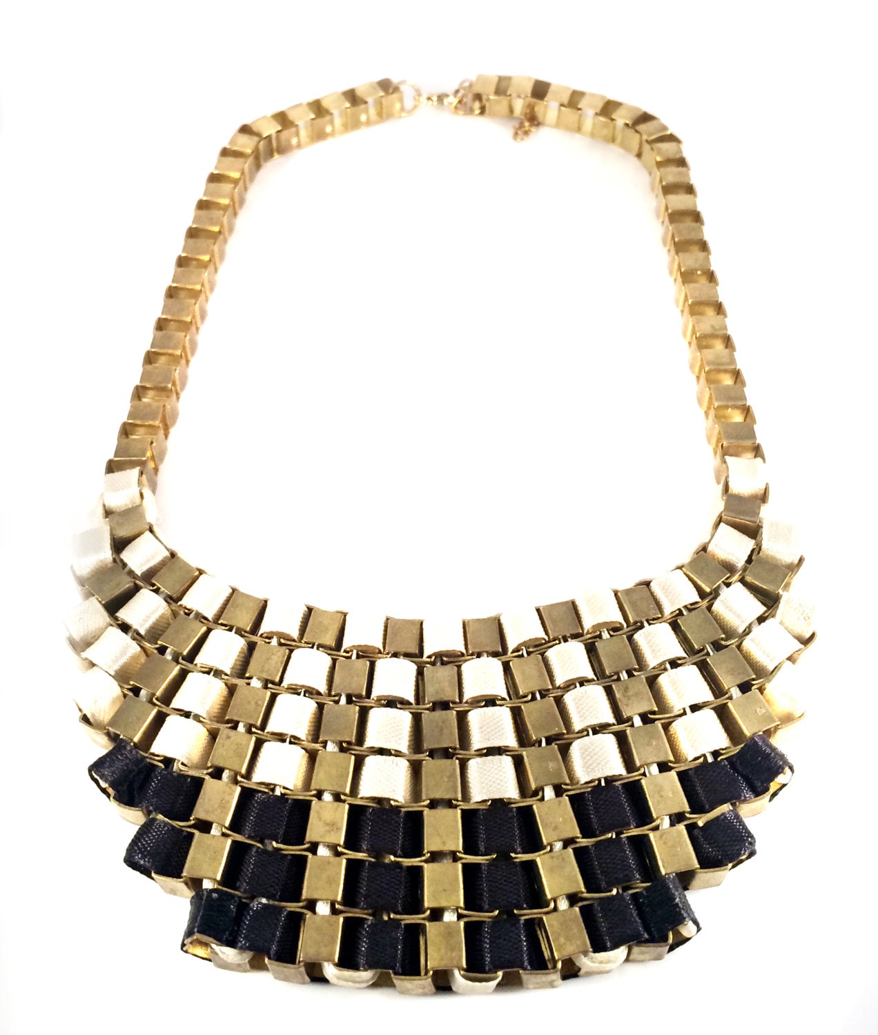 Schwarzgold Bib Halskette, Einzigartige Gold Statement Einzigartiger Seltener Art-Deco-Schmuck Von Taneesi von taneesijewelry