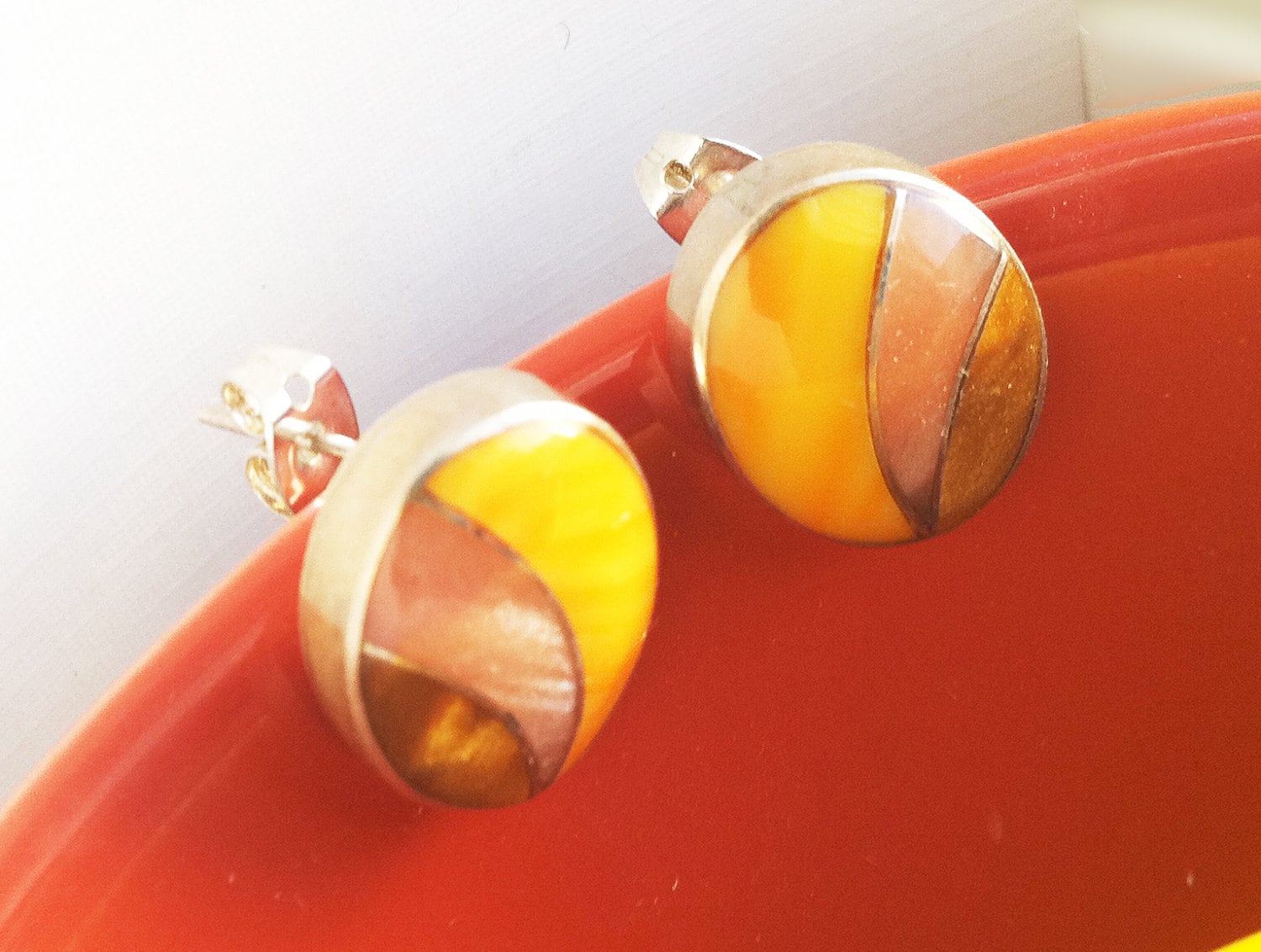 Silberohrringe, Ohrstecker, Gelbe Emaille-Ohrringe, Rosa-Braune Emaille, Ohrringe Aus Sterlingsilber 925, Handgefertigt, Silberschmuck Von Taneesi von taneesijewelry