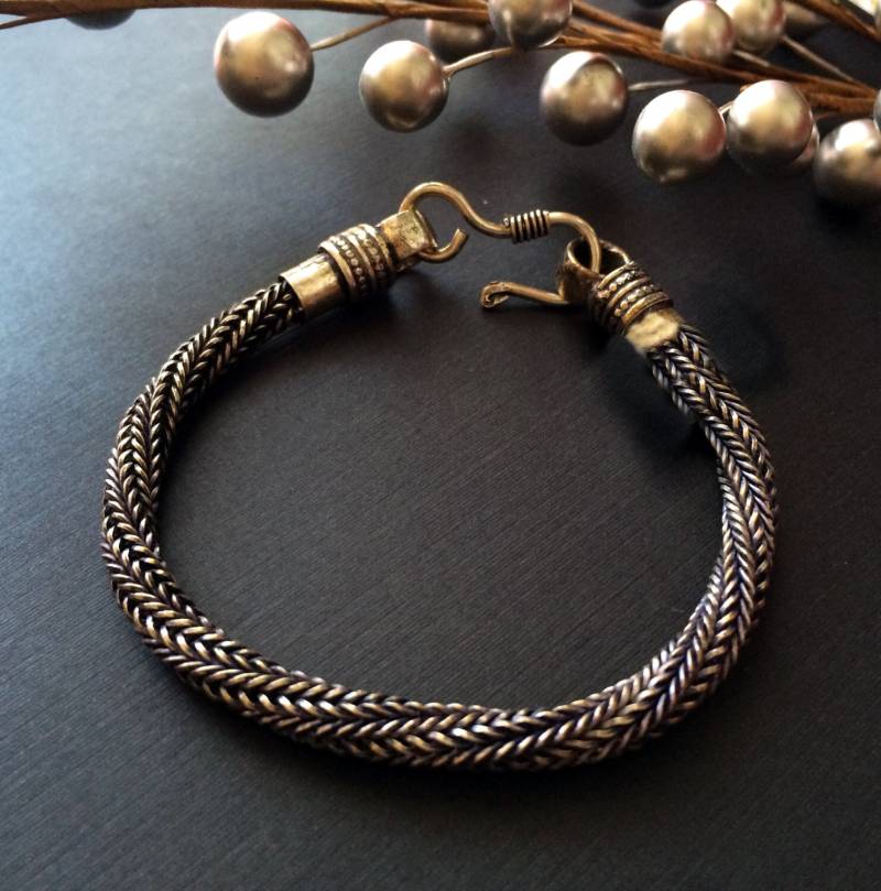 Verdreht Silber Kordelkette Armband, As in Cosmopolitan Uk Oktober 2014 Männer Silber-Armband Gesehen, Silbernes Armband Für Frauen Taneesi von taneesijewelry