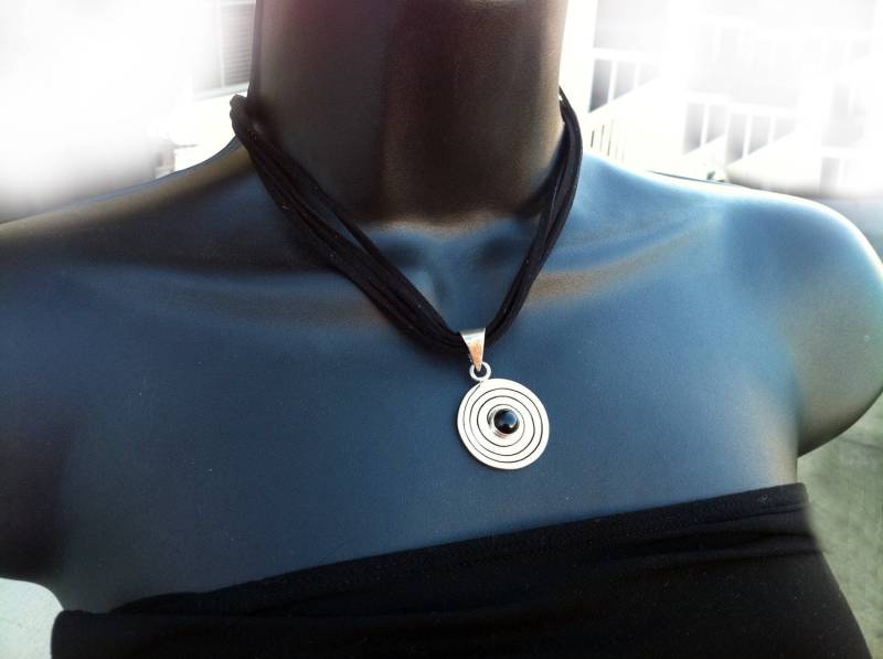 sterling Silber Anhänger Halskette, Schwarzer Onyx 925 Schmuck, Hochzeitsgeschenk, Hochzeit Akkord Aus Schwarzem Wildleder von taneesijewelry