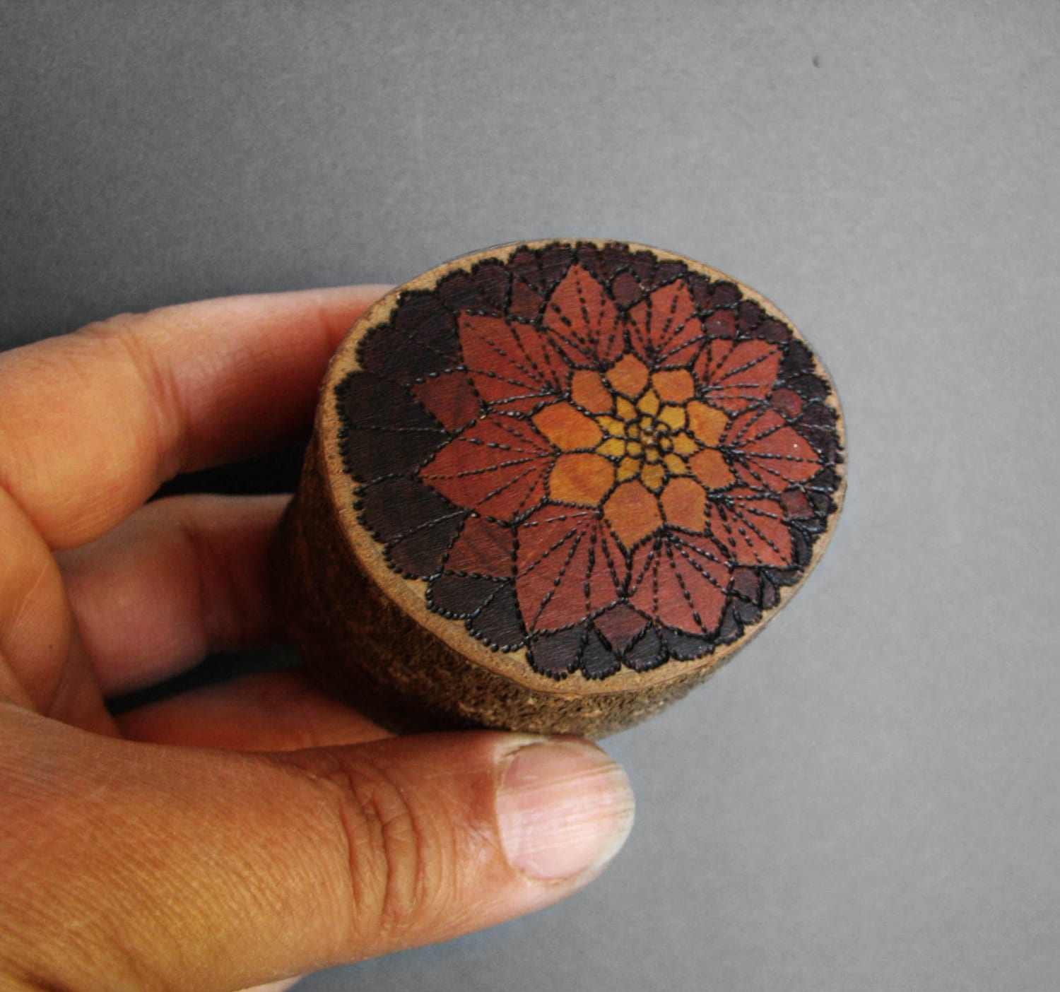 Deckchen Granatapfel - Monarch Rustikalen Natürlichen Holz Magnolia Ring Oder Schmuck-Box Von Tanja Sova von tanjasova