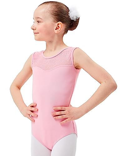 tanzmuster ® Ballettanzug Mädchen ärmellos - Cora - aus weichem Baumwollmaterial mit Spitzeneinsatz vorn Trikot Ballettbody fürs Kinder Ballett in rosa, Größe:104/110 von tanzmuster