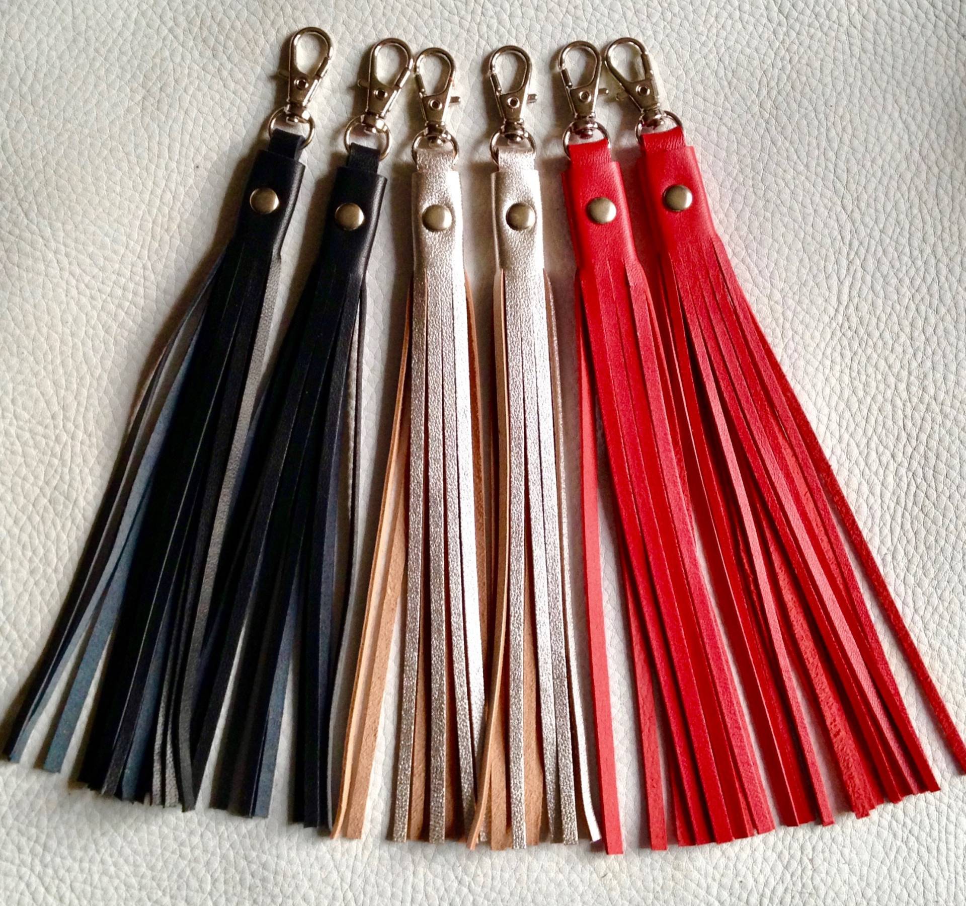 Leder-Boot-Quasten, Wildleder-Boot-Quasten, Reißverschluss-Anhänger, Taschen-Quasten-Charm, Ein Paar Clip-Quasten, Längere 19, 5 cm Quasten von tasselize